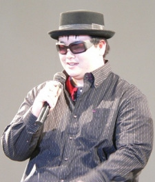 成田良悟
