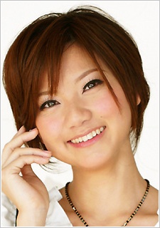 財城里佳
