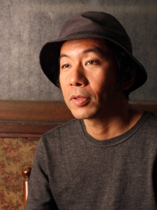 冢本晉也