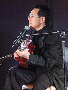 弦哲也