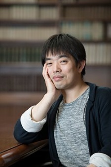知念實希人
